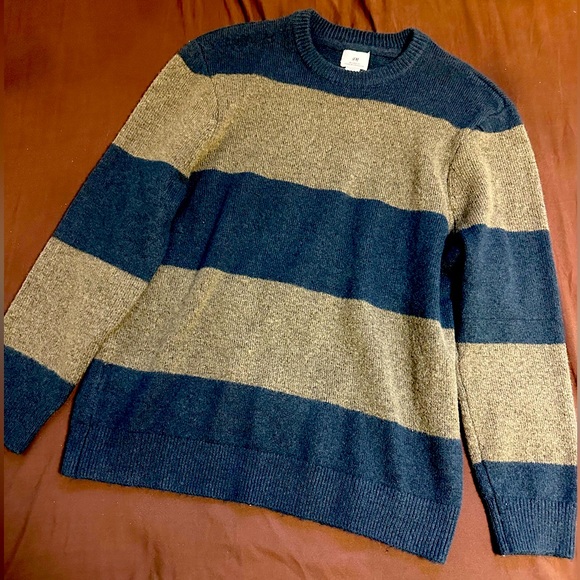 H&M Sweater - Picture 1 of 3